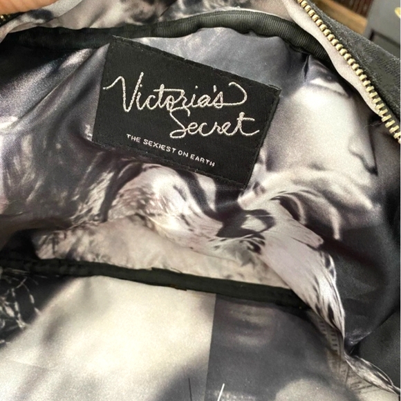 VICTORIAS SECRET ANGEL PURSE - Picture 7 of 8